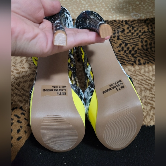 Qupid Heels Size 7.5 - Picture 5 of 9